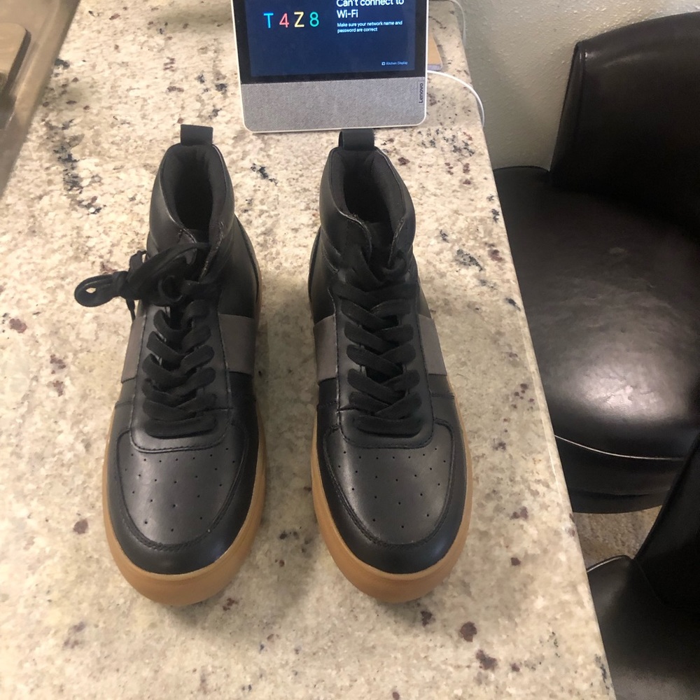 High top by Abound